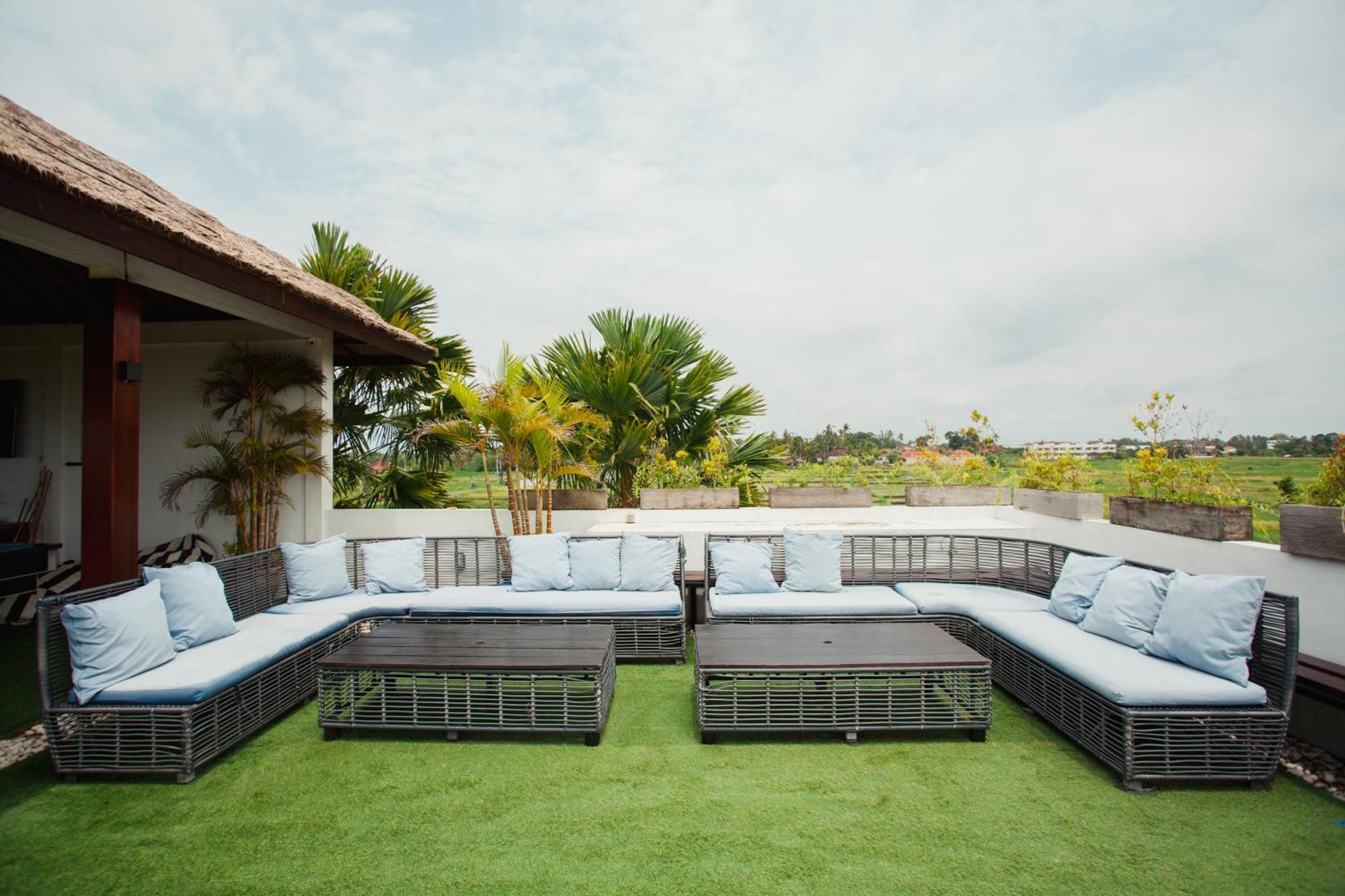 Swell Hotel, Pool Bar & Restaurant ทานาล็อต ภายนอก รูปภาพ